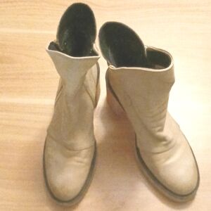 Free People "Jack" Zip Ankle Boots in Size 39 / 8.5